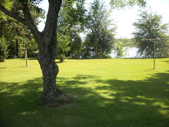 4th image of 7715 Paradise Dr
