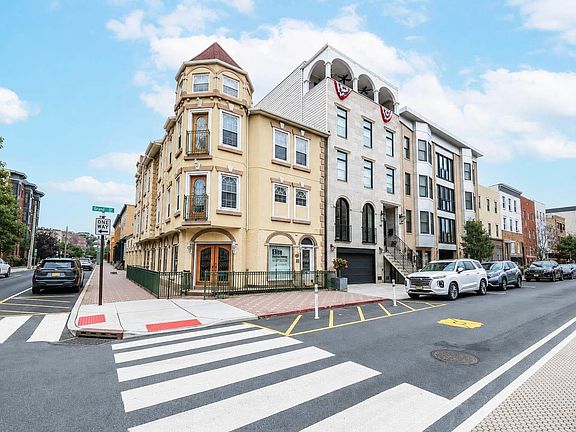2nd image of 600 Grand St