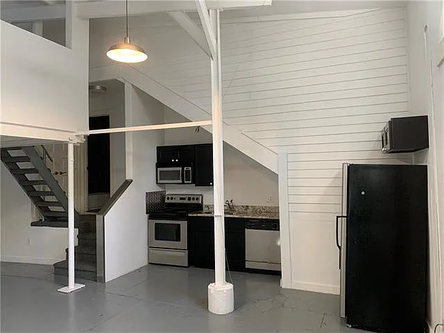 210 N Lopez St #A — Photo 3