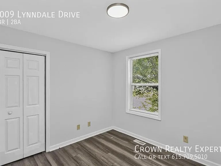 1009 Lynndale Dr — Photo 25