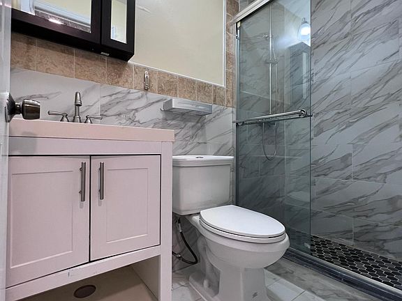 4th image of 806 N Broad St #2-B