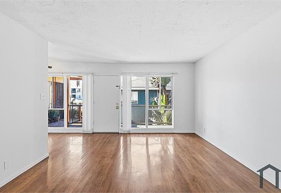 2nd image of 266 E 25th St APT 7