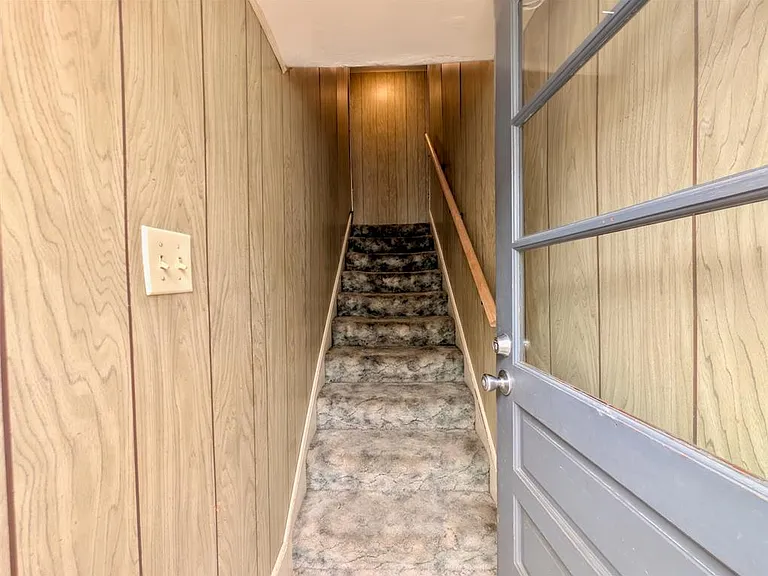 1083 Main St #2 — Photo 5