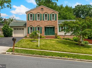 8017 Lake Pleasant Dr, Springfield, VA 22153