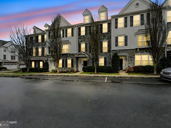 208 Jackdaw Aly #208, Media, PA 19063