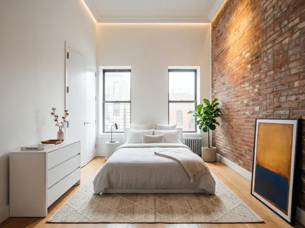 163 S 1st St #2A, Brooklyn, NY 11211