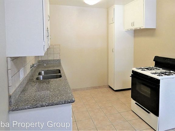 4th image of 400 W 20th St APT 04