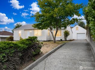 574 Bronson Way NE, Renton, WA 98056