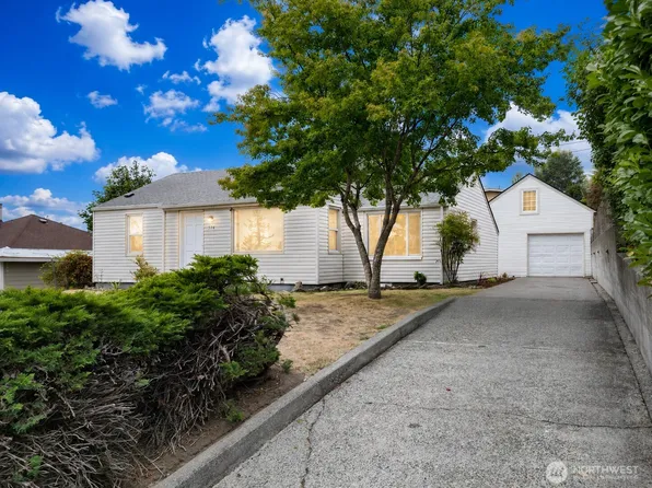 574 Bronson Way NE, Renton, WA 98056