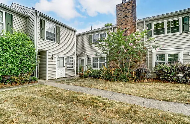 8518 Castle Pine Ct — Photo 1