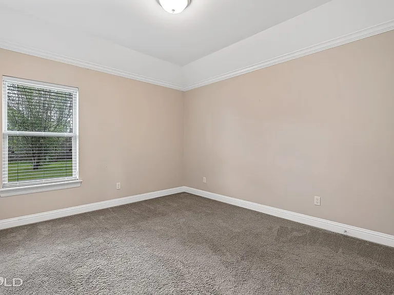 619 Labarre Ln — Photo 10