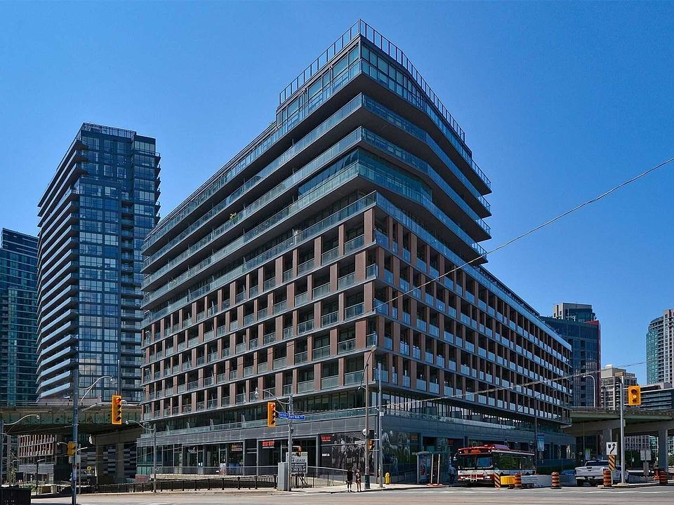 1st image of 169 Fort York Blvd #517