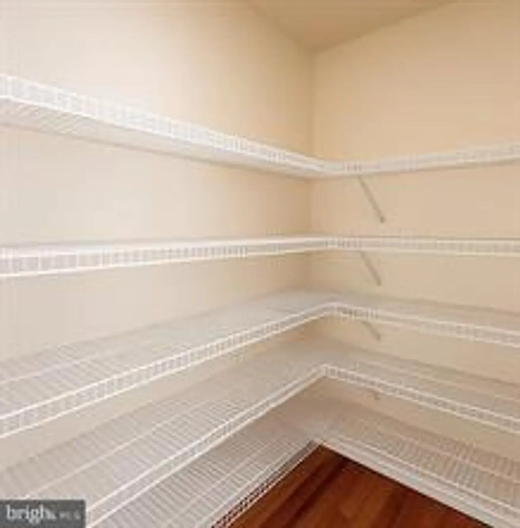 212 Cambridge plave — Photo 4