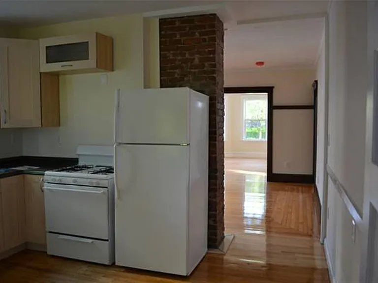 126 Auburn St #2 — Photo 2
