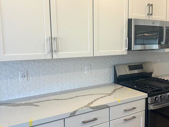 4th image of 784 W Sparrow Drive