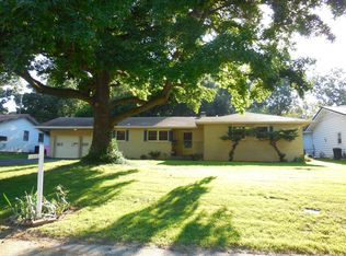1580 S Catalina Ave, Springfield, MO 65804
