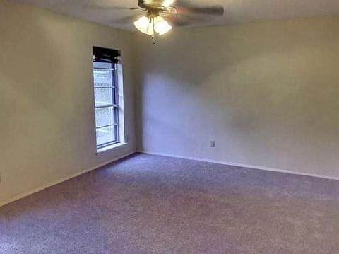 5th image of 2737 Blue Grass Dr
