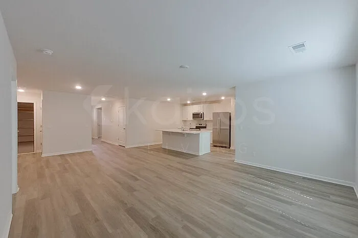 104 Overstreet Way — Photo 2