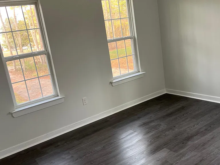 1701 Old Williamsburg Rd — Photo 9