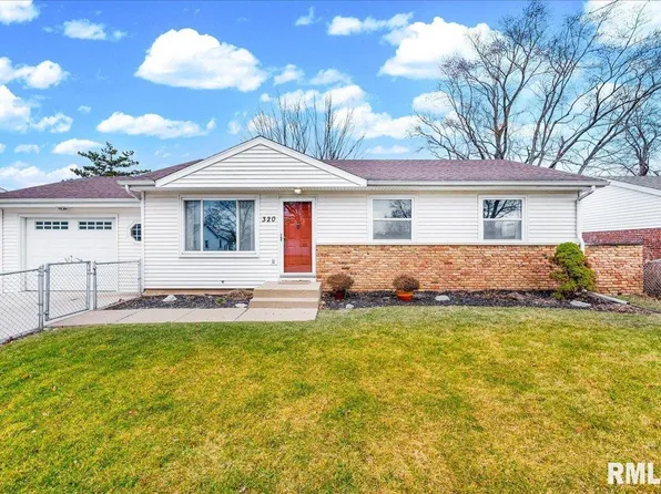 320 E Almond Dr, Washington, IL 61571