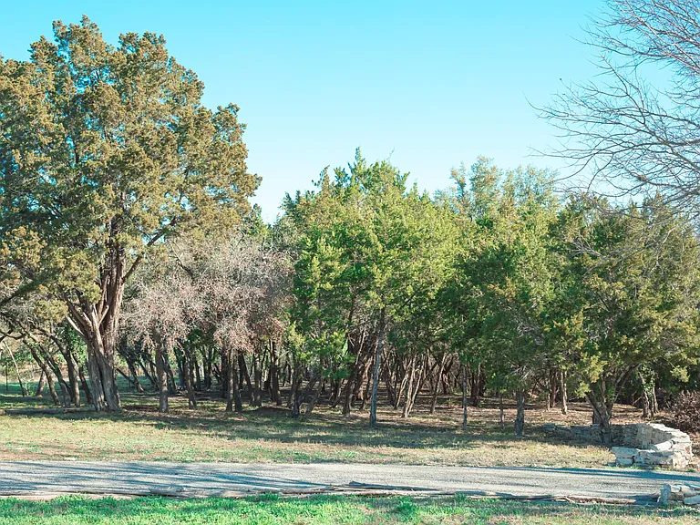 7 acres of privacy!