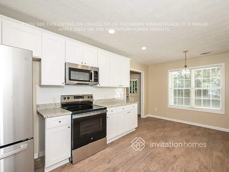 2990 Lenora Springs Dr — Photo 8