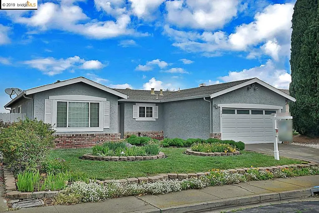 222 Alvarado Ave photo 1