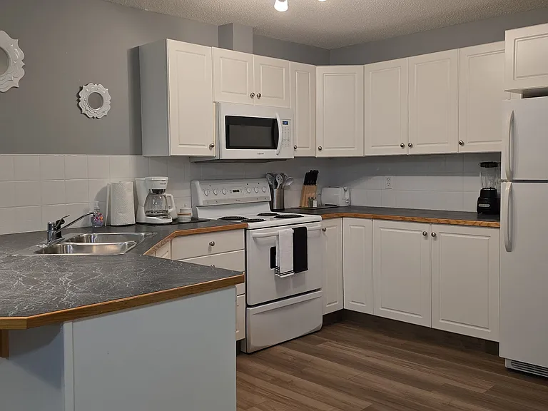 260 Duston St #220 — Photo 4