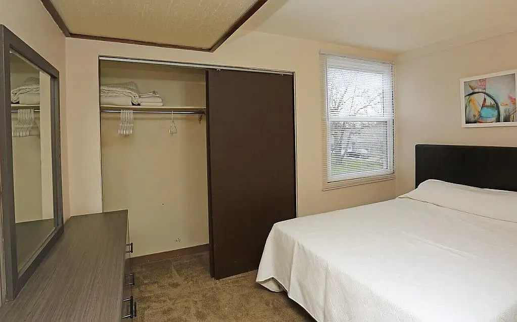 Windcrest Apartments — Photo 3