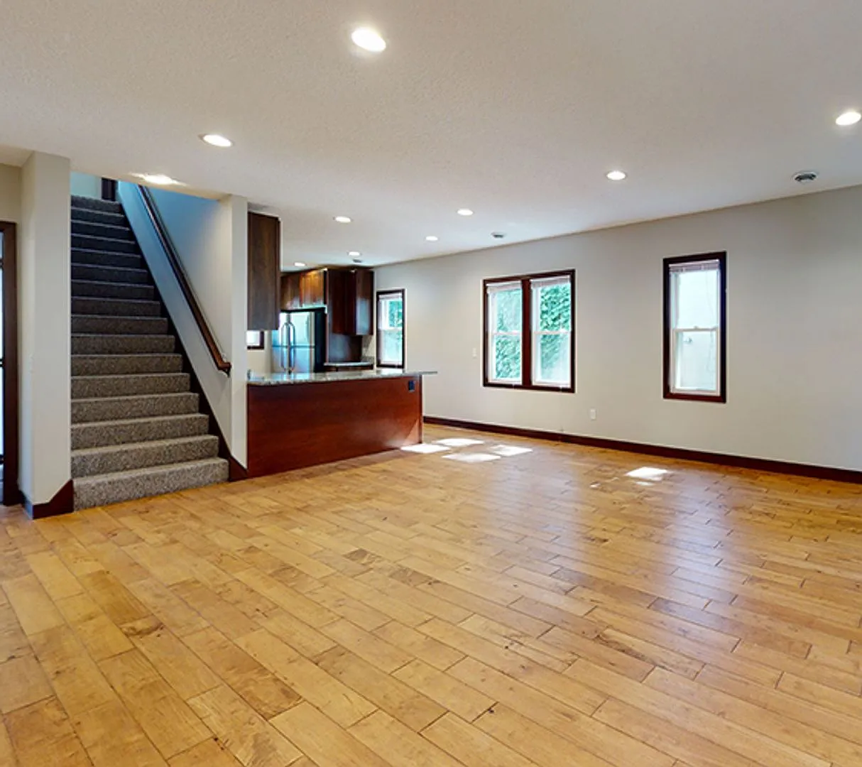 Affordable 5-Bedroom House close to U of M Campus — Photo 3