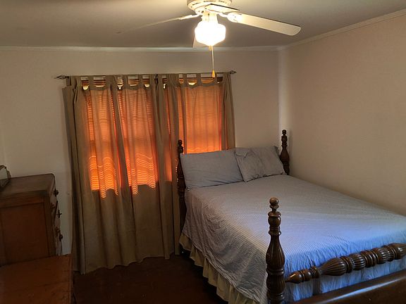 2nd image of 643 S Willow Ave