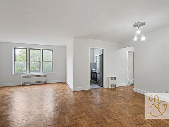 5th image of 7520 Ridge Blvd APT 1A