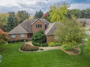 105 Stonebridge Ct, Green Bay, WI 54313