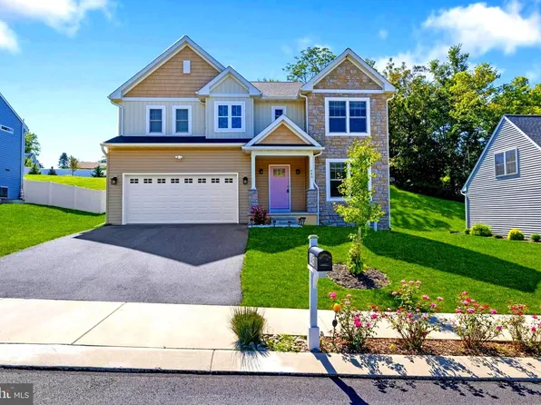 645 N Pier Dr, Lancaster, PA 17603