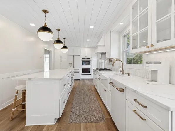 1208 Keller Ln, Burnsville, MN 55306