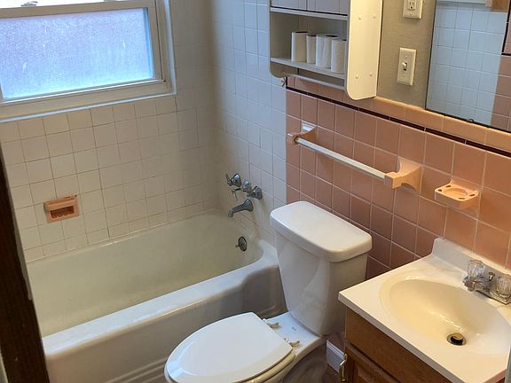 2nd image of 3305 White Oak Dr APT 5