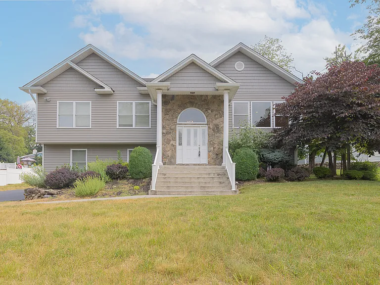 69 Heights Rd — Photo 25