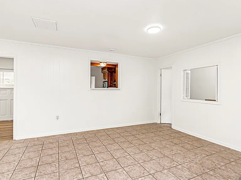 11444 Saint Lawrence Dr — Photo 7