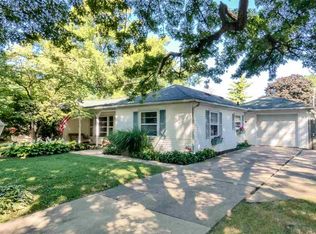 121 E Southgate Rd, Peoria, IL 61614