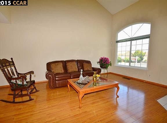 3rd image of 2278 Bayberry Cir