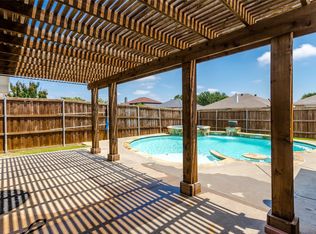 432 Maplegrove Dr, Cedar Hill, TX 75104