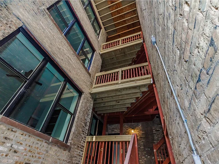 2202 N Kedzie Blvd #2 — Photo 8