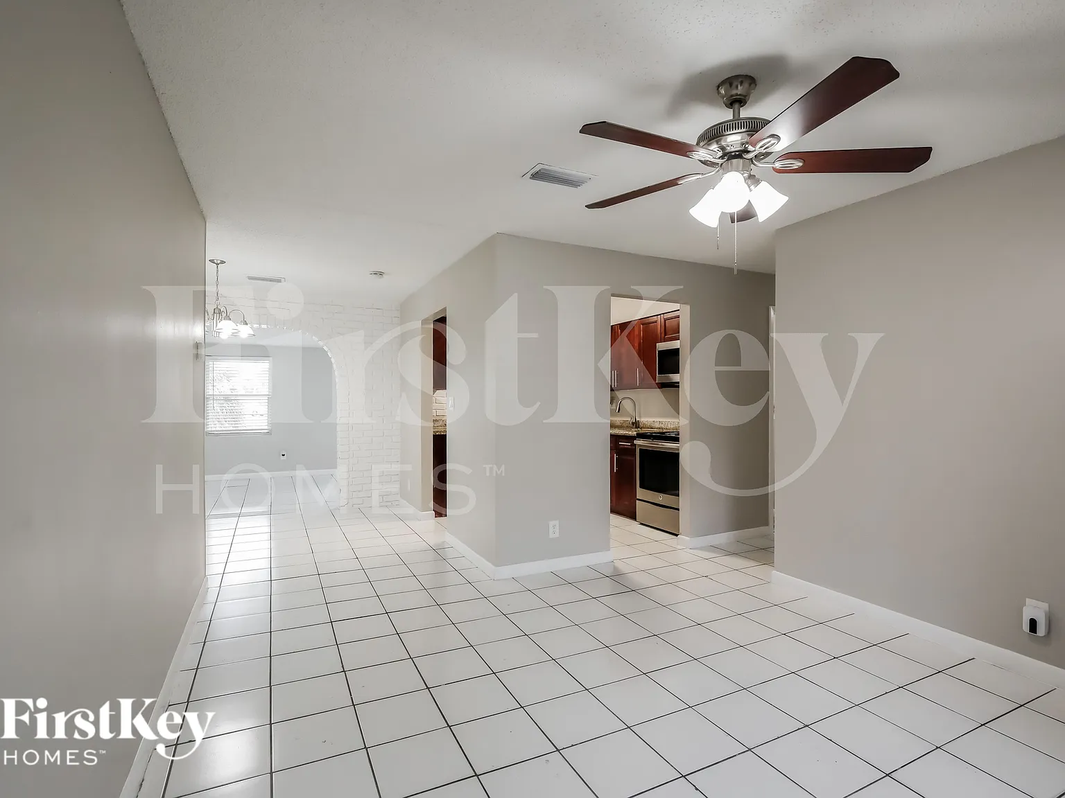 3 bed, 2.0 bath, 1295 sqft, $2,965 — Photo 2
