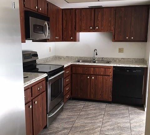 4th image of 103 W Lake Dr