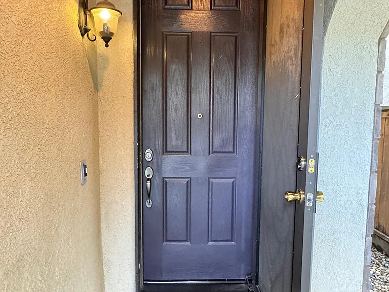 2451 Hanson Dr — Photo 3