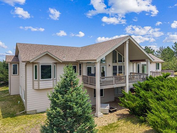 3rd image of 41920 Valley View Ct