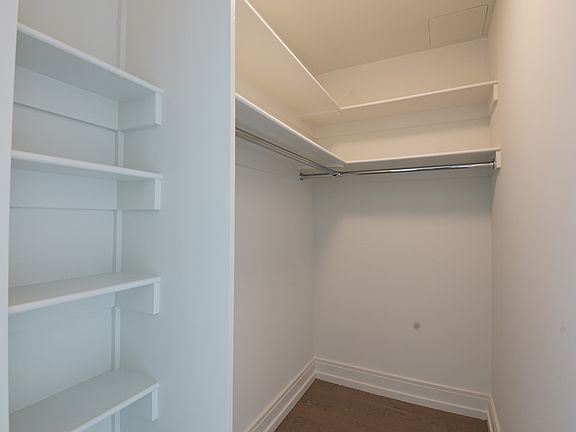 4th image of 555 10th Ave APT 43M
