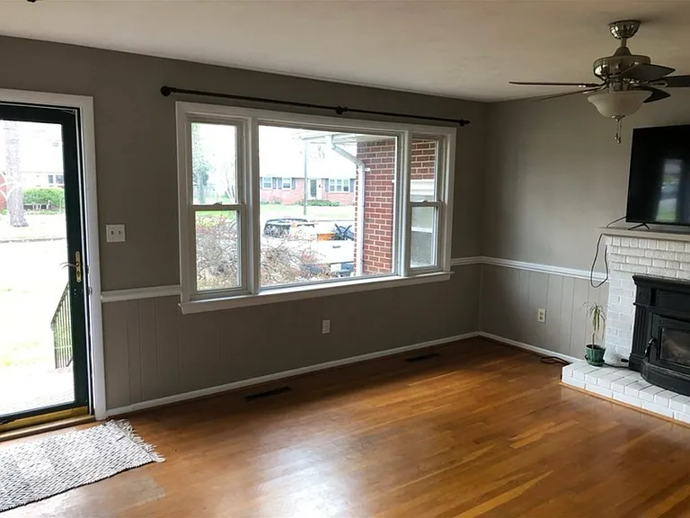 8 Carolyn Dr — Photo 2