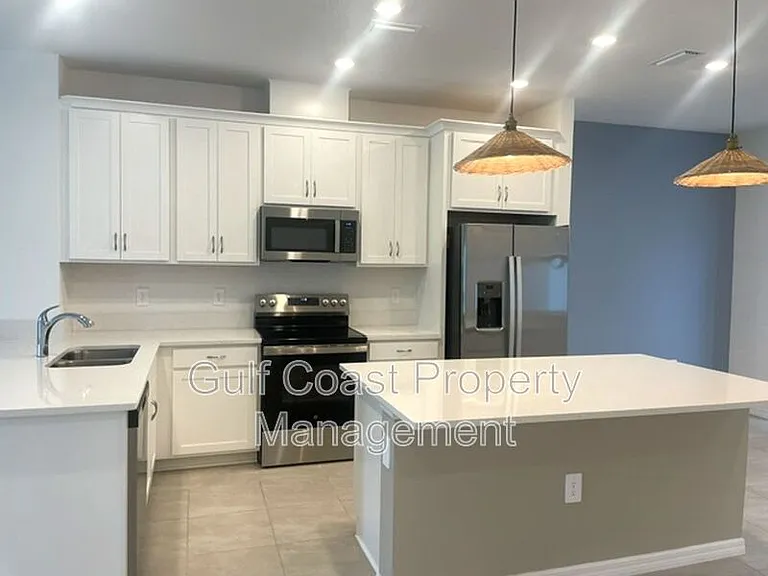 1908 Swivel Ln — Photo 7