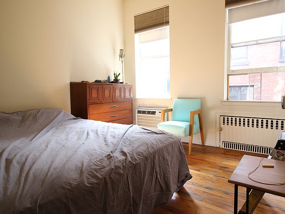 2nd image of 206 E 17th St APT 3A